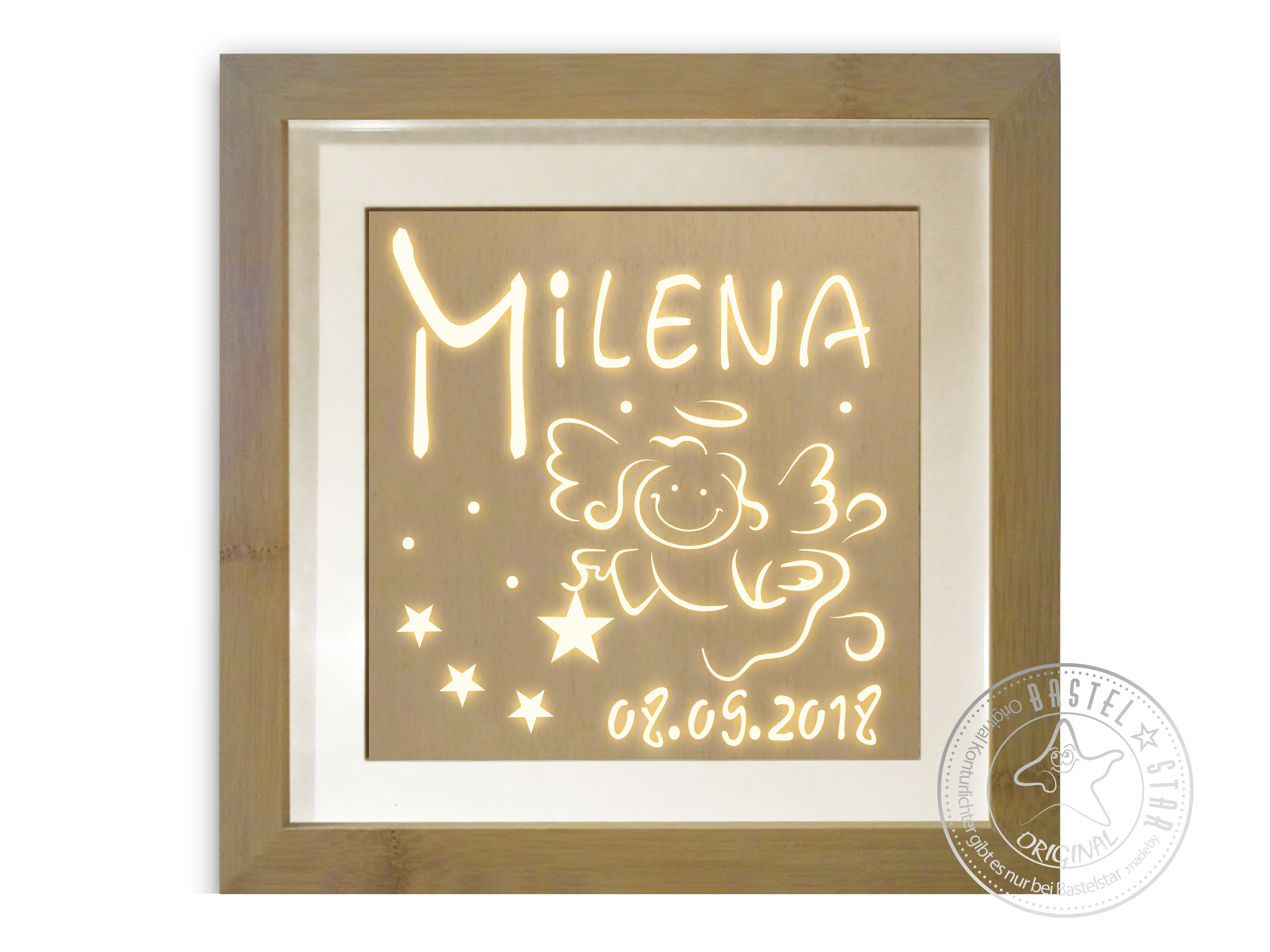Schutzengel Amalia mit Holzrahmen Bambus und LED Beleuchtung